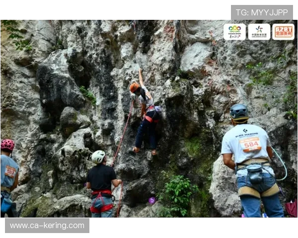 成都攀岩队状态分析与发展现状探讨攀岩运动的未来前景